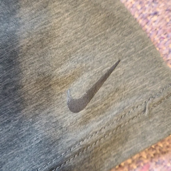 Nike dri fit tank with built-in sports bra - Picture 3 of 8